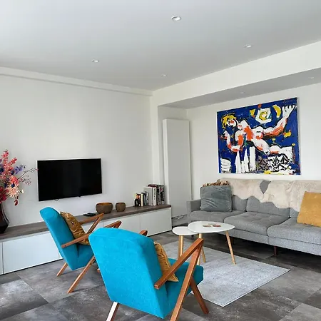 Renewed Luxurious At Casino Apartment
