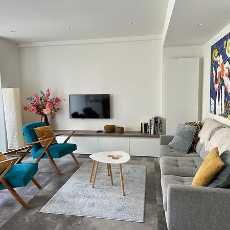 Renewed Luxurious At Casino Apartment *